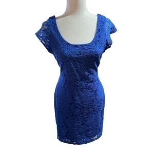 Snap Floral Crochet
Lace Mini Dress Size Large, Zip Back
